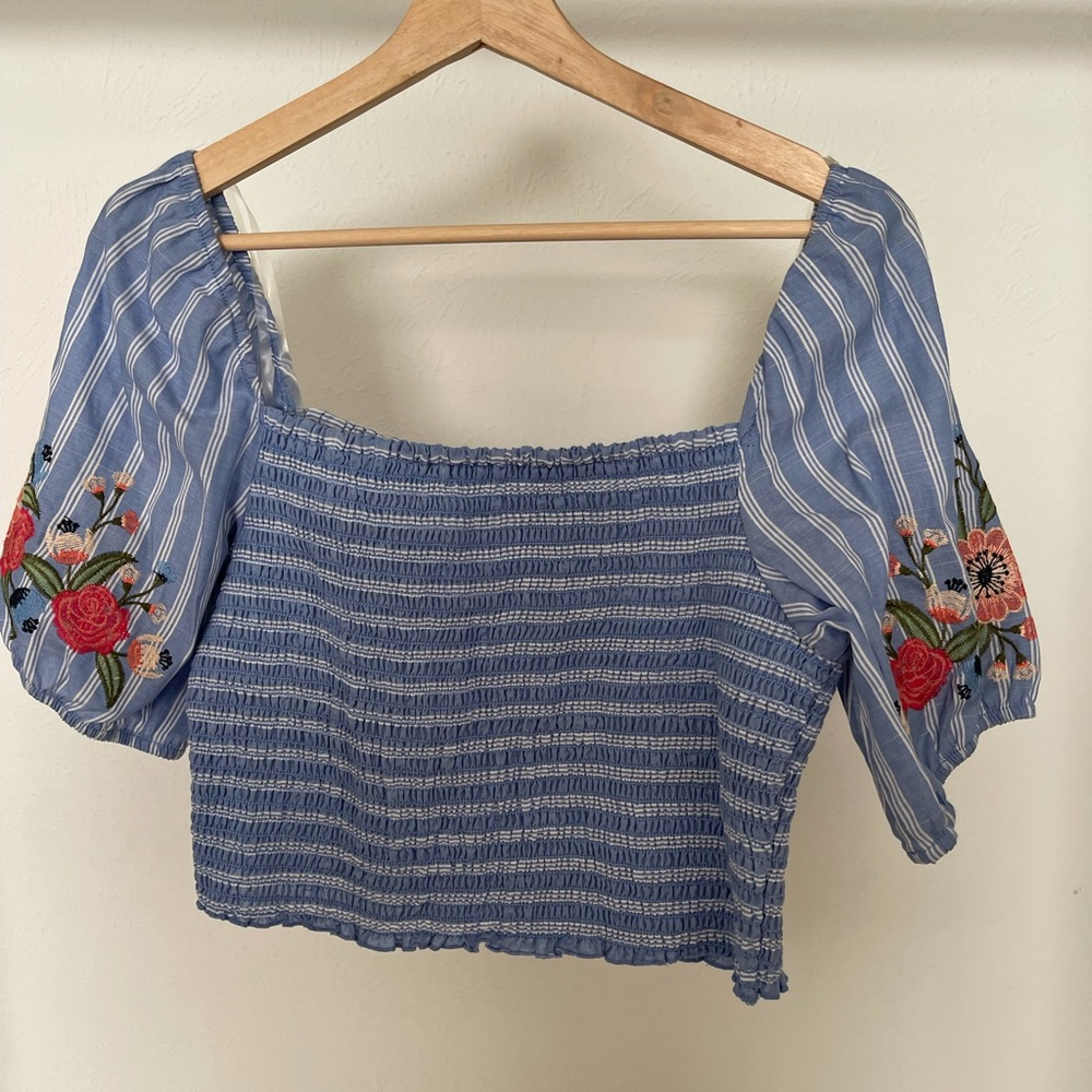 Blue crop top with embroidered flowers